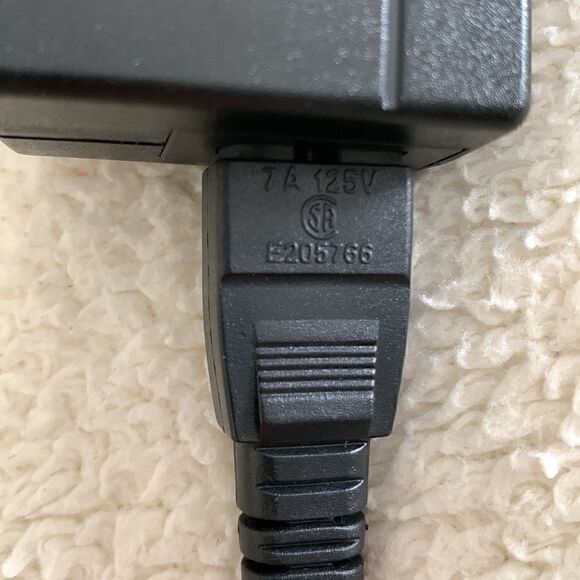 Magnavox‎ Charger AC Adaptor Model ADPC18A  for a Portable DVD Player - Picture 4 of 4